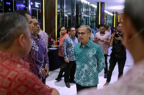 DATUK FAHMI FADZIL