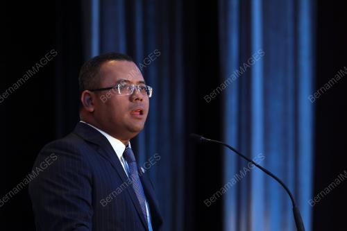 DATUK SERI AMIRUDIN SHARI