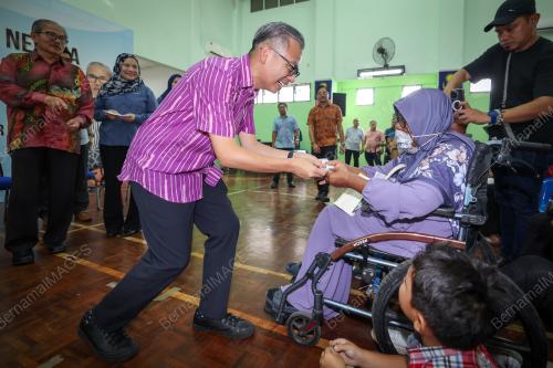 FAHMI FADZIL