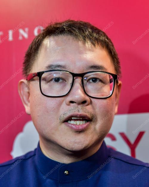 ALAN CHAN