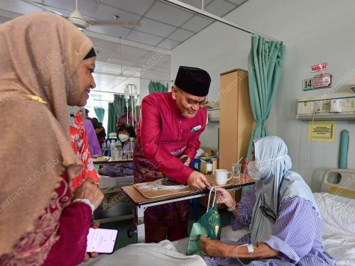 DATUK SERI DR DZULKEFLY AHMAD