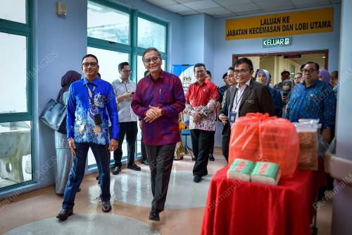 DATUK SERI DR DZULKEFLY AHMAD