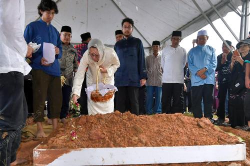 ALLAHYARHAM TUN DAIM ZAINUDDIN