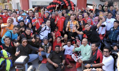 KL85_21092013_RIDERS