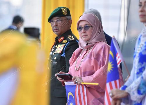 AL-SULTAN ABDULLAH RI'AYATUDDIN AL-MUSTAFA BILLAH SHAH