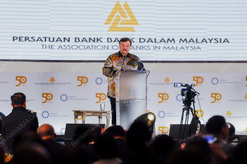 DATUK SERI AMIR HAMZAH AZIZAN