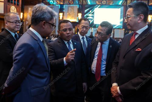 DATUK SERI AMIRUDIN SHARI
