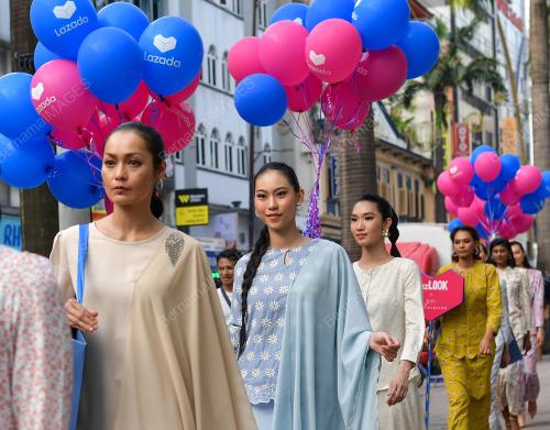 LAZADA FESYEN RAYA LAZLOOK
