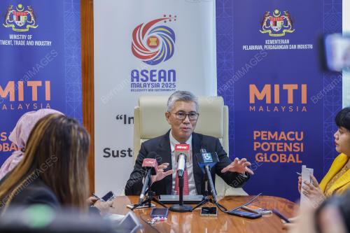 TENGKU DATUK SERI ZAFRUL ABDUL AZIZ