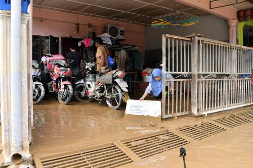 BANJIR LANGAT