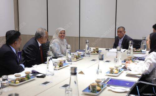DATUK SERI SAARANI MOHAMAD