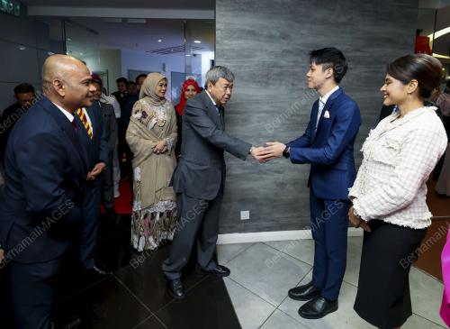 SULTAN SHARAFUDDIN IDRIS SHAH