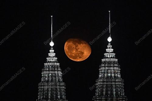 BULAN PURNAMA