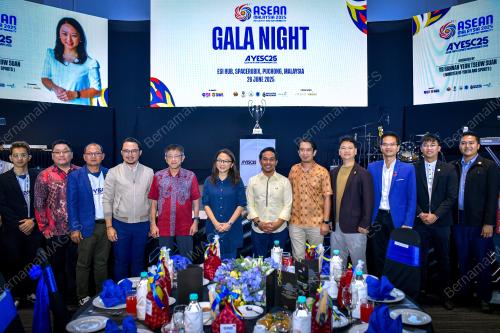 HANNAH YEOH