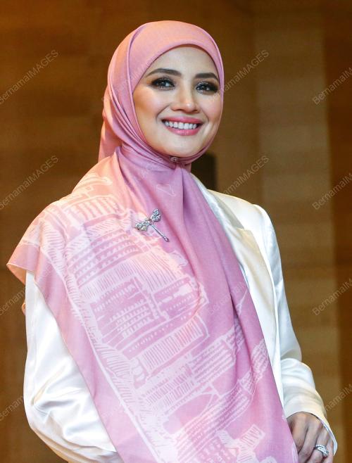 NUR FAZURA