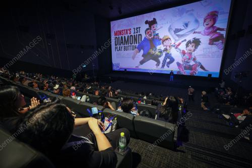 MAJLIS TAYANGAN DAN SIDANG MEDIA MONSTA