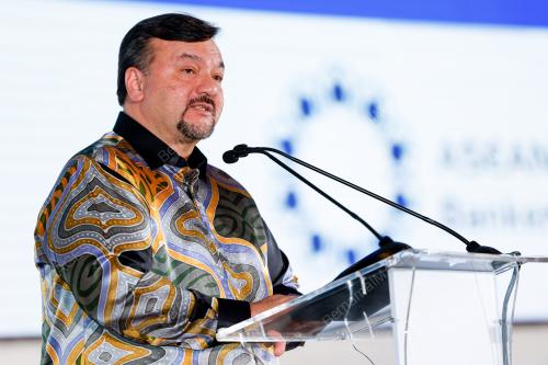 DATUK SERI AMIR HAMZAH AZIZAN