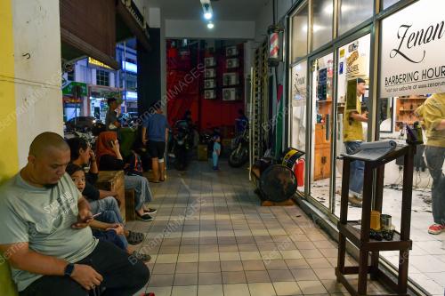 KEDAI GUNTING RAMBUT AIDILFITRI