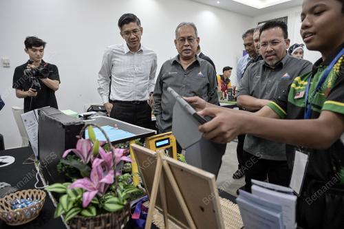 TAN SRI DR ZULKIFELI MOHD ZIN