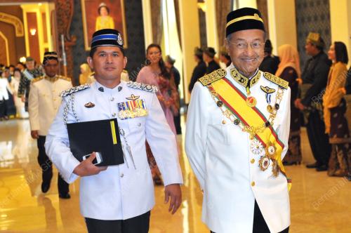 KL87_11042012_TUN_M