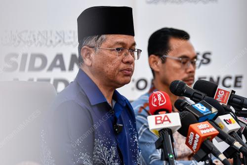 DATUK DR MOHD NA'IM MOKHTAR