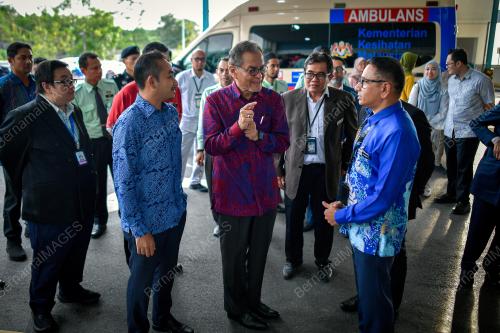 DATUK SERI DR DZULKEFLY AHMAD