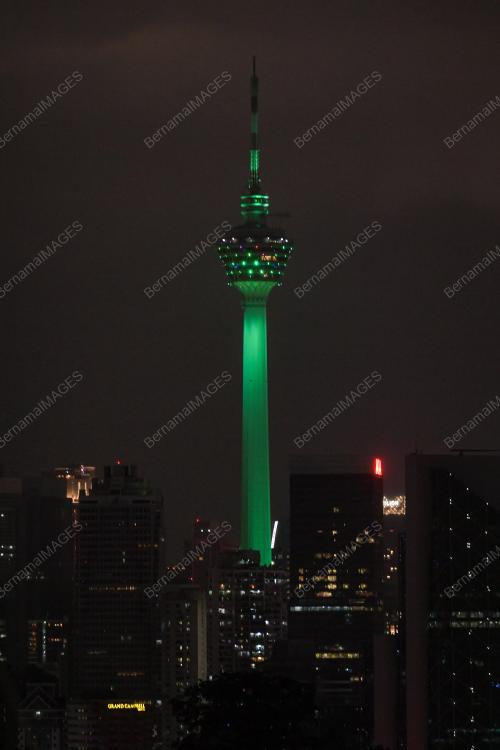 MENARA KUALA LUMPUR WARNA HIJAU