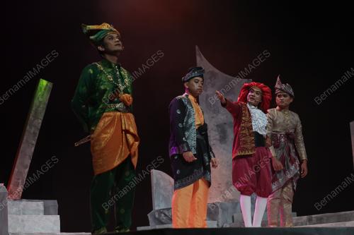 TEATER SIREH BERTEPUK PINANG MENARI
