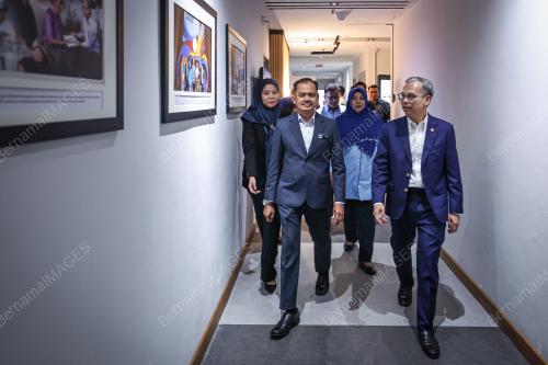 DATUK FAHMI FADZIL