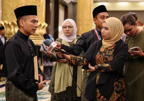 AHMAD FAHMI MOHAMED FADZIL
