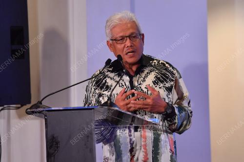 DATUK SERI HAMZAH ZAINUDDIN