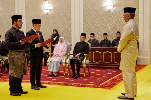 AL-SULTAN ABDULLAH RIÃ•AYATUDDIN AL-MUSTAFA BILLAH SHAH