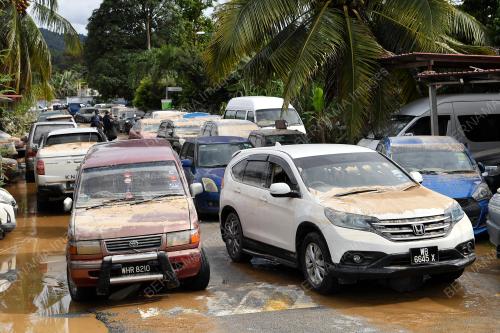 BANJIR LANGAT