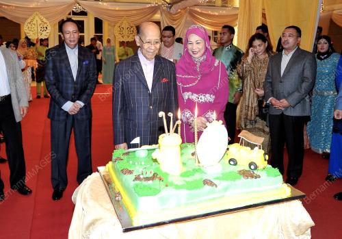 KL88_21112013_AGONG