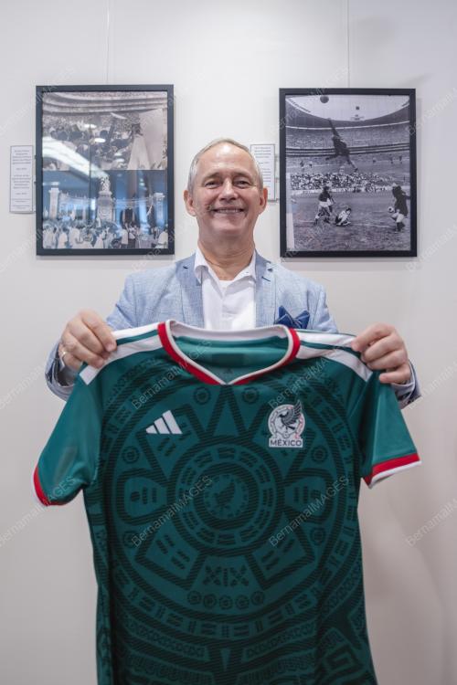 LUIS JAVIER CAMPUZANO