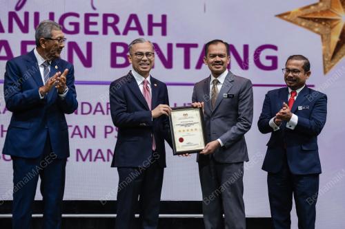 DATUK FAHMI FADZIL