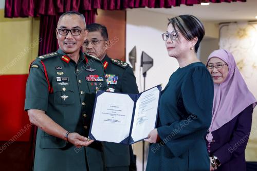 DATUK SERI DR WAN AZIZAH WAN ISMAIL