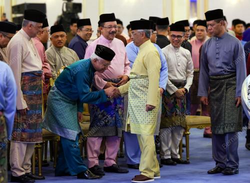 AL-SULTAN ABDULLAH RI'AYATUDDIN AL-MUSTAFA BILLAH SHAH