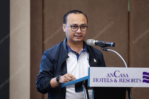 REZA HUZAIRI ZAINUDIN