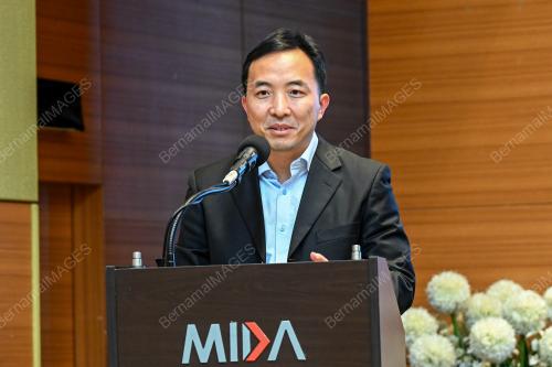WILLIAM LIANG WEIQIAN