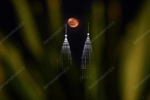 BULAN PURNAMA