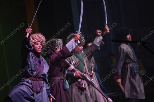PEMENTASAN PERDANA TEATER HAJI MURAT