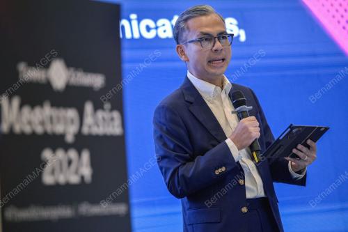 FAHMI FADZIL