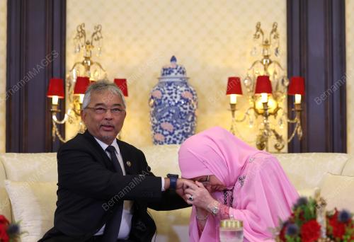 AL-SULTAN ABDULLAH RI'AYATUDDIN AL-MUSTAFA BILLAH SHAH