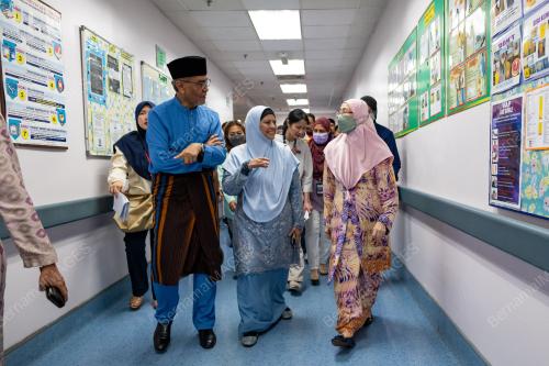 DATUK SERI DR WAN AZIZAH WAN ISMAIL
