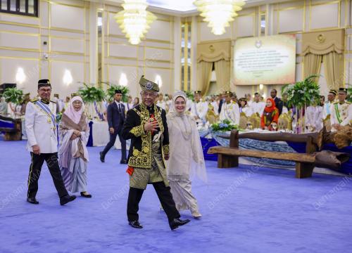 AL-SULTAN ABDULLAH RI'AYATUDDIN AL-MUSTAFA BILLAH SHAH