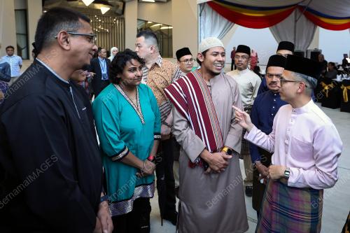 DATUK FAHMI FADZIL