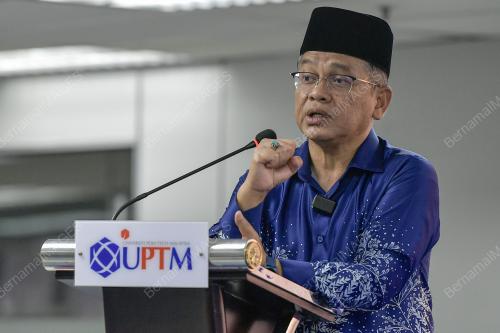 DATUK DR MOHD NA'IM MOKHTAR