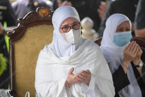 TUNKU HAJAH AZIZAH AMINAH MAIMUNAH ISKANDARIAH