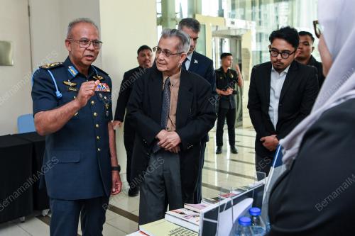 GENERAL DATUK SERI MUHAMAD NORAZLAN ARIS